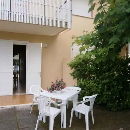 In 24439 * Μπιμπιόνε